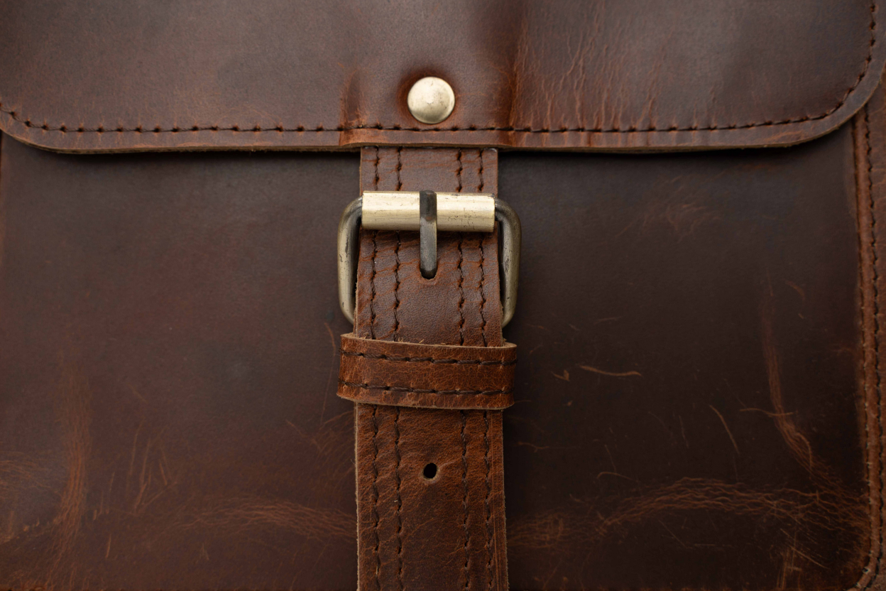 The Weekender Leather Barrel Duffel Bag | Classic Chestnut Full-Grain