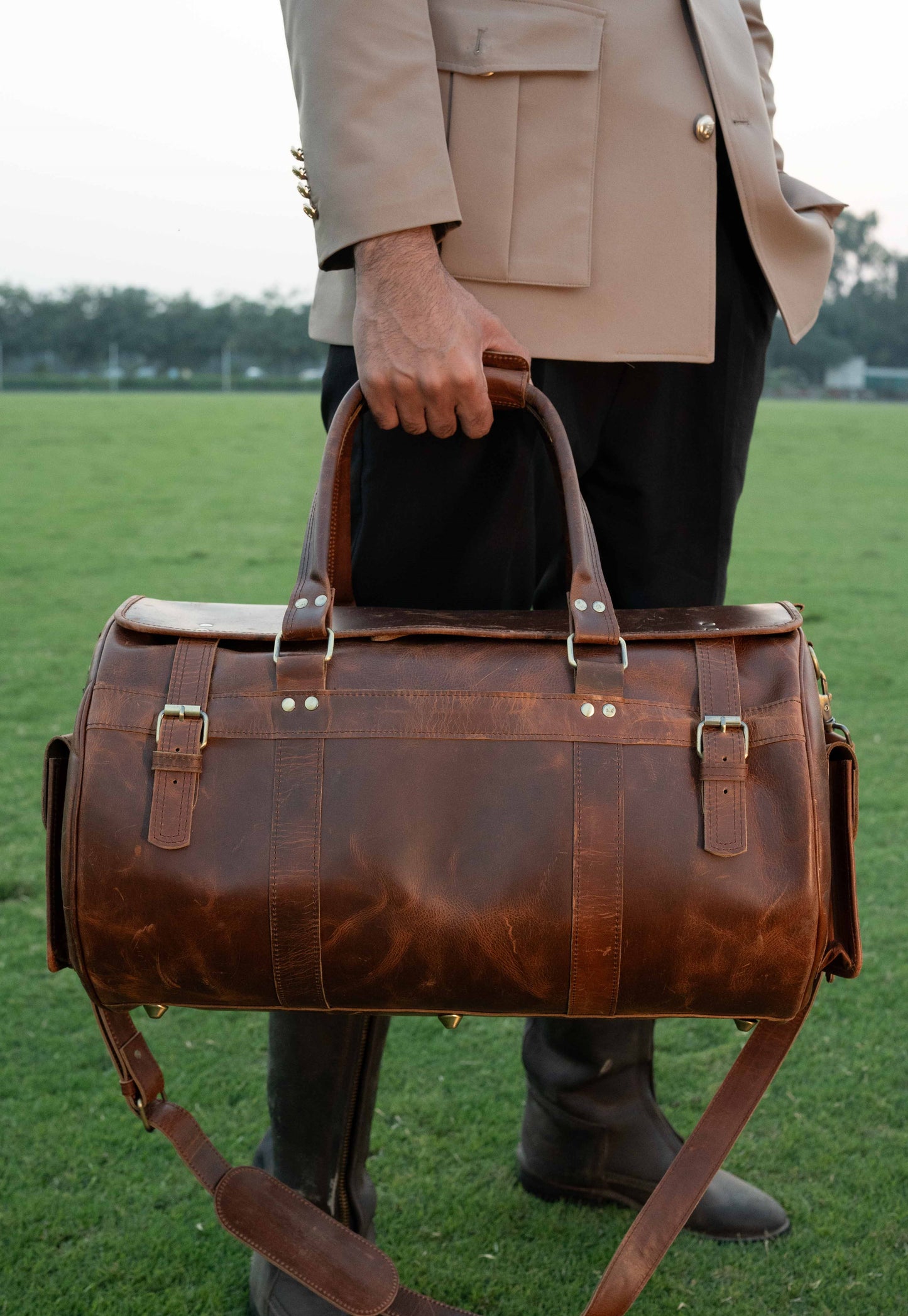 The Weekender Leather Barrel Duffel Bag | Classic Chestnut Full-Grain