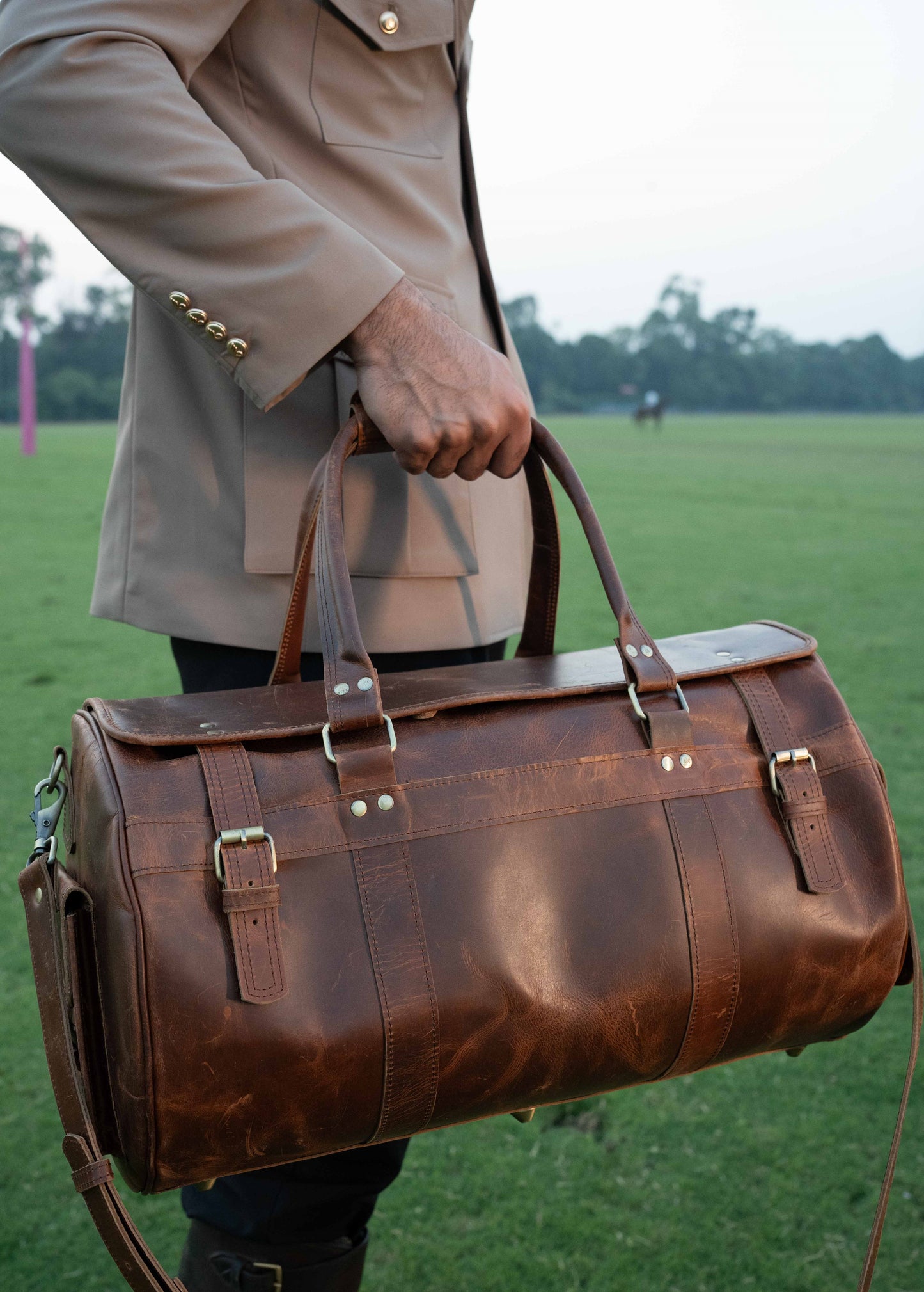 The Weekender Leather Barrel Duffel Bag | Classic Chestnut Full-Grain