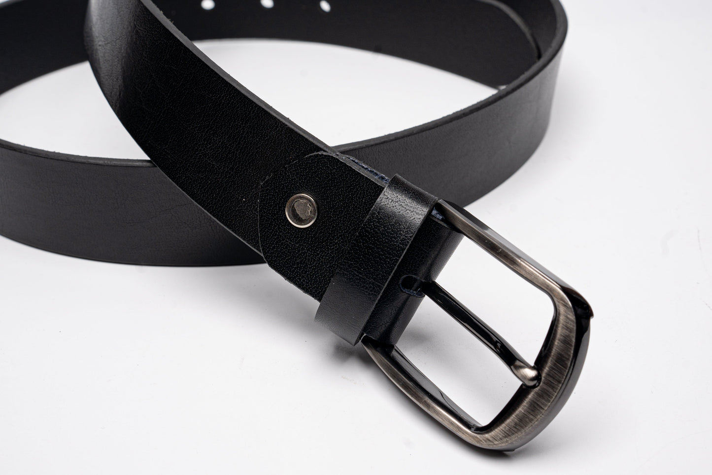 Classic Black Leather Belt – Gunmetal Buckle