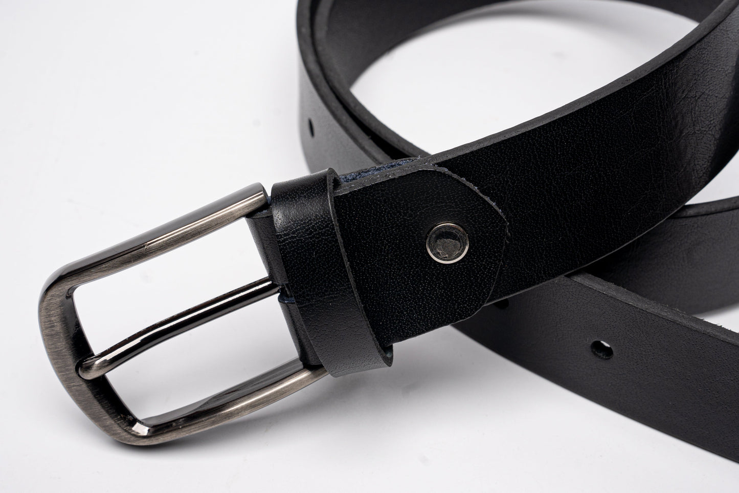 Classic Black Leather Belt – Gunmetal Buckle