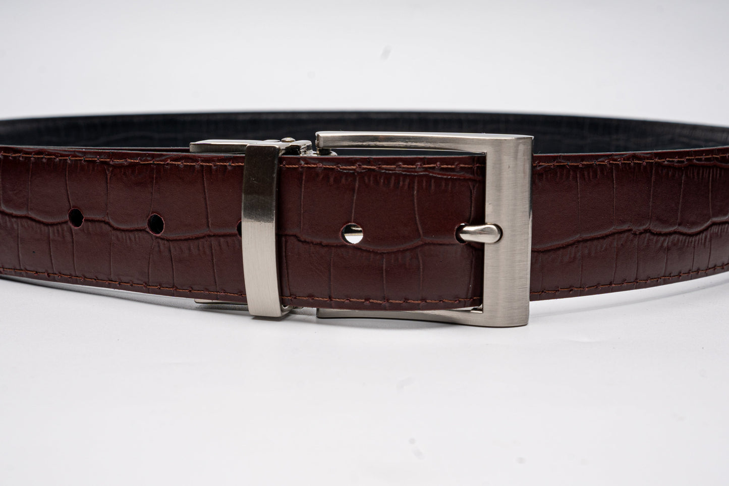 Reversible Crocodile-Embossed Leather Belt – Black & Brown